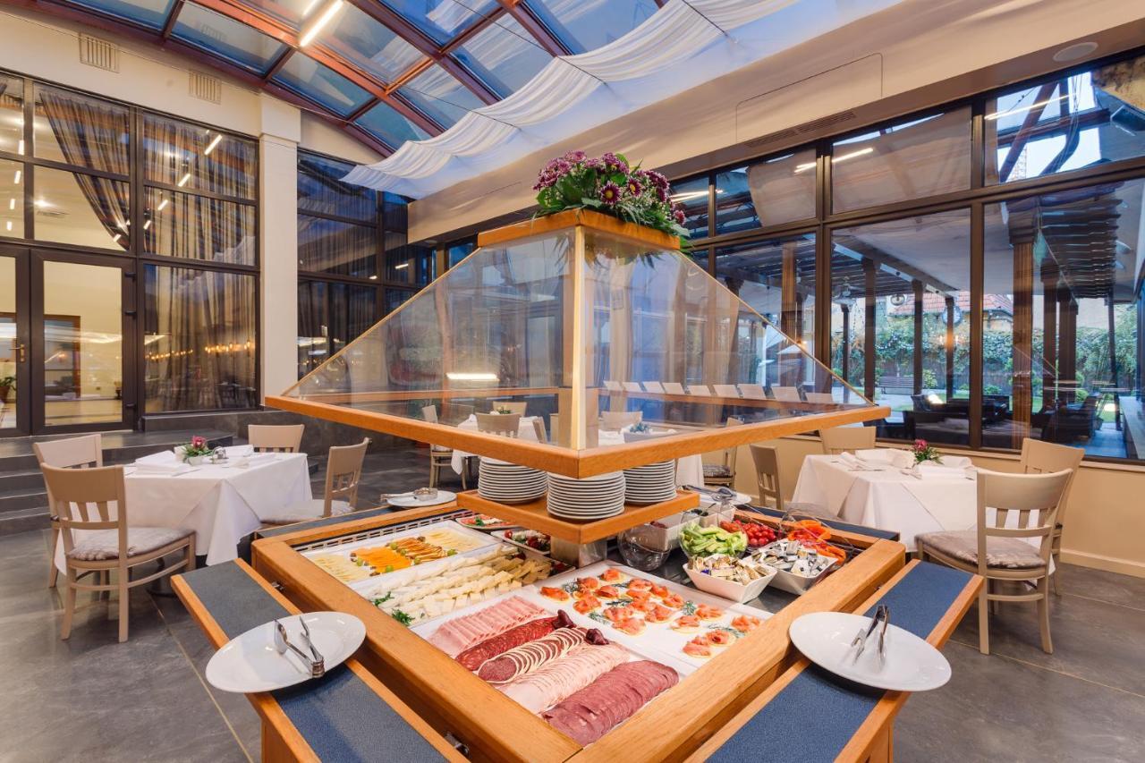 Opera Plaza Hotel 5*