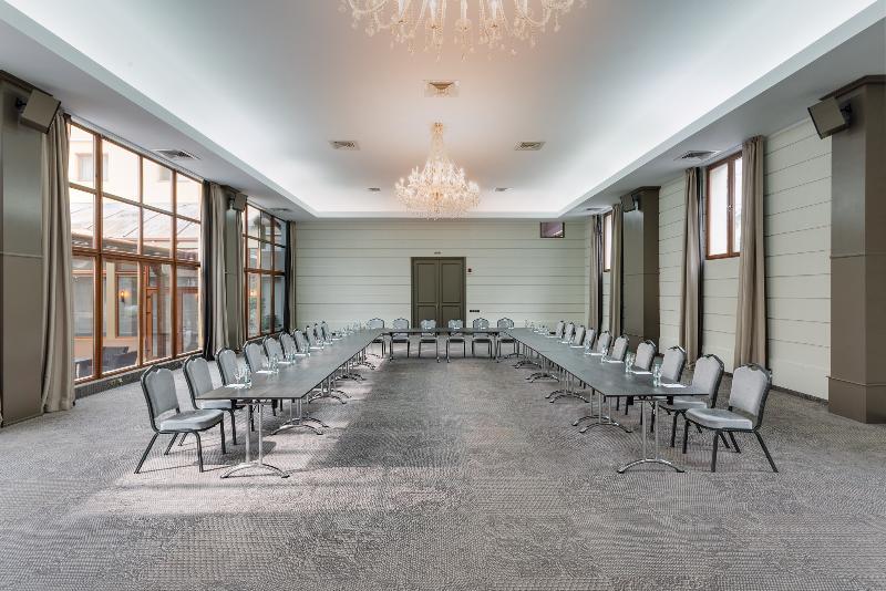 Opera Plaza Hotel